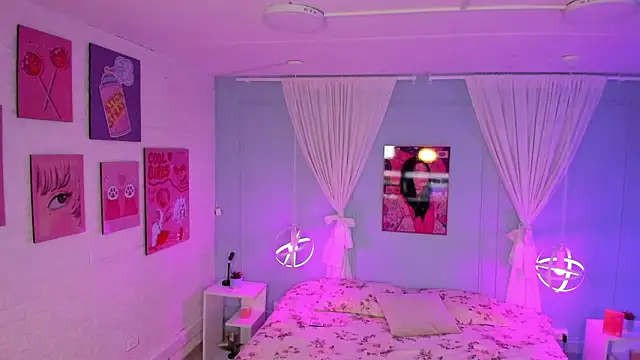 naomi campell online show from 9, 3, 2026