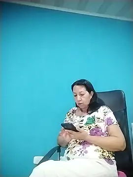 Snapshot of RosseLaure chatting on 21, 3, 2026 RosseLaure online show from 21, 3, 2026
