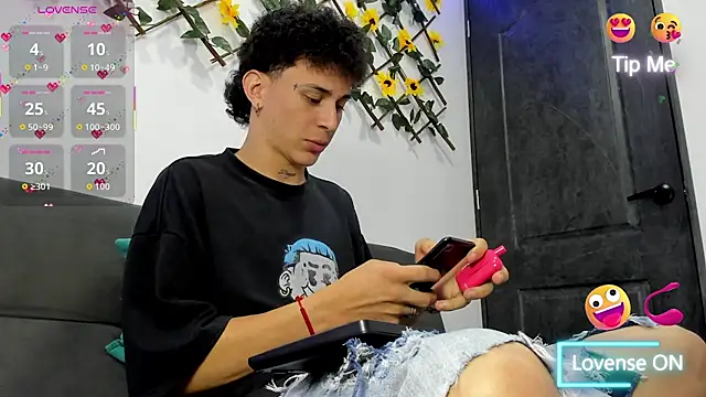 Maxxx bigcockx online show from 19, 2, 2026