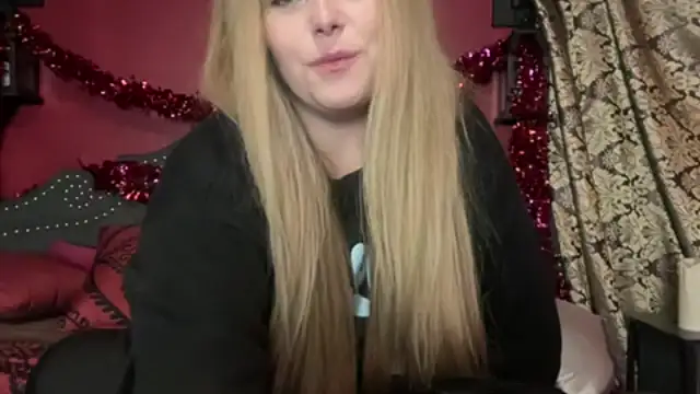 HazelFr33bird online show from 15, 2, 2026