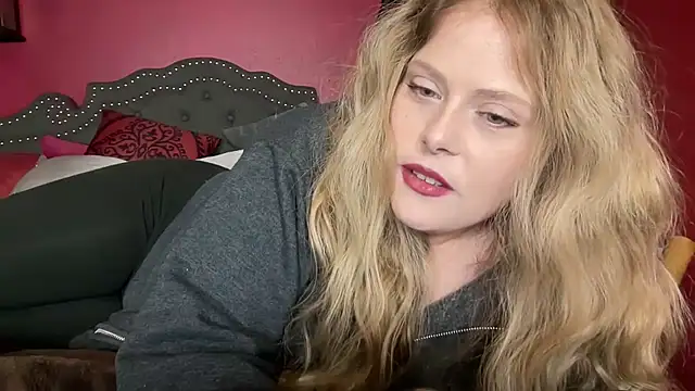 HazelFr33bird online show from 1, 2, 2026