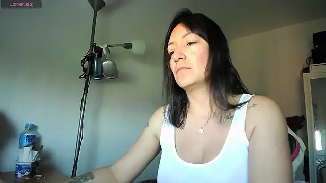 Yulian Milf online show from 26, 4, 2026