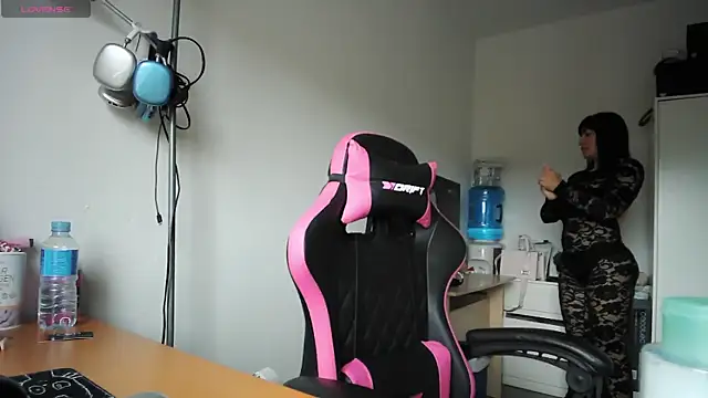 Yulian Milf online show from 29, 3, 2026