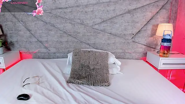 RousSweet- online show from 14, 4, 2026