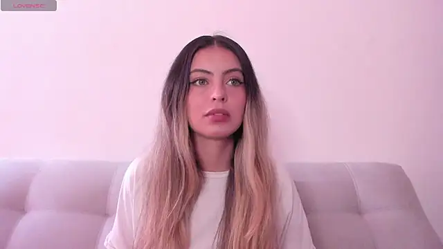 Snapshot of Fernanda_aaaa chatting on 3, 6, 2026 Fernanda aaaa online show from 3, 6, 2026