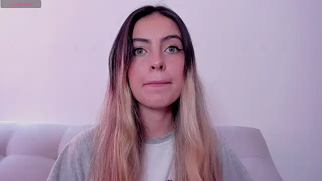 Snapshot of Fernanda_aaaa chatting on 16, 6, 2026 Fernanda aaaa online show from 16, 6, 2026