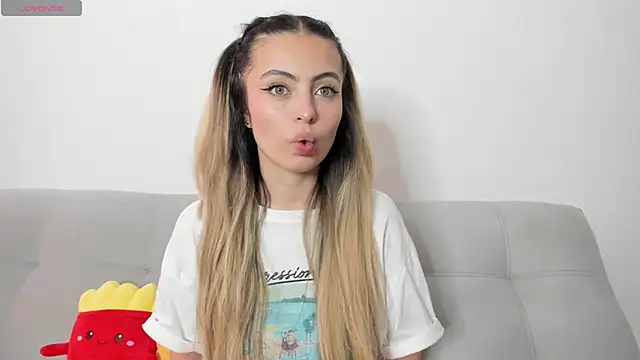 Fernanda aaaa online show from 22, 4, 2026
