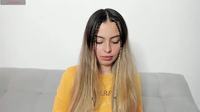 Fernanda aaaa online show from 13, 5, 2026