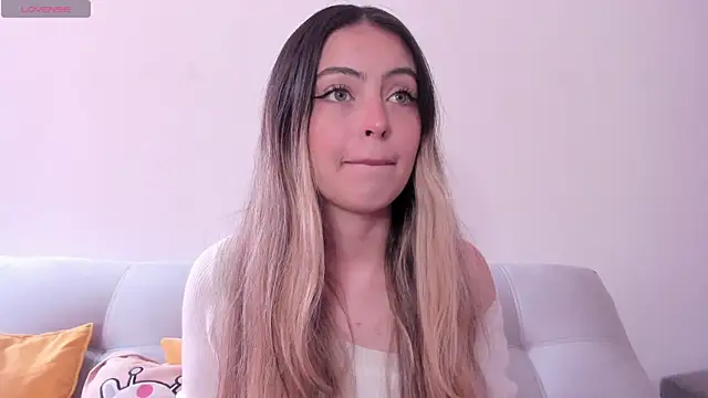 Snapshot of Fernanda_aaaa chatting on 8, 6, 2026 Fernanda aaaa online show from 8, 6, 2026