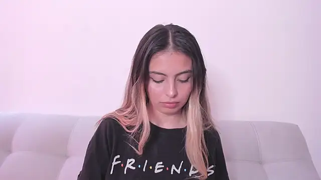 Fernanda aaaa online show from 11, 5, 2026