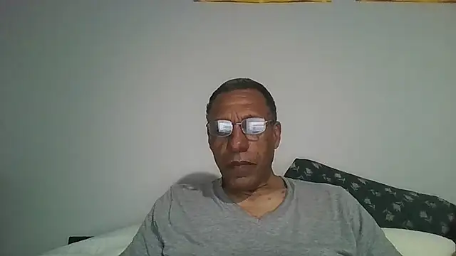 swimmer2496 online show from 14, 4, 2026