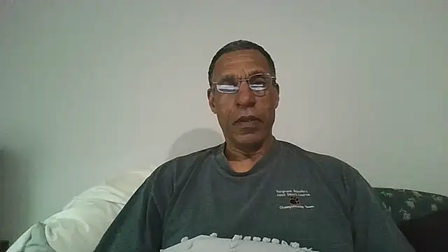 swimmer2496 online show from 12, 4, 2026