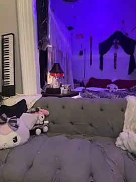 luxxlola online show from 12, 6, 2026