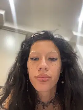 luxxlola online show from 7, 6, 2026