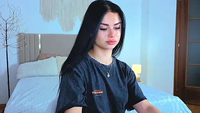 Snapshot of Silena_sky chatting on 1, 7, 2026 Silena sky online show from 1, 7, 2026