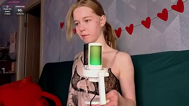 Snapshot of Austeja_Ona chatting on 8, 6, 2026 Austeja Ona online show from 8, 6, 2026