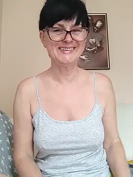 Snapshot of AliceSwan57 chatting on 3, 6, 2026 AliceSwan57 online show from 3, 6, 2026