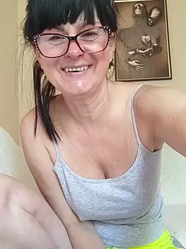 Snapshot of AliceSwan57 chatting on 1, 6, 2026 AliceSwan57 online show from 1, 6, 2026