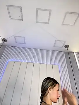 JuliaColemann online show from 25, 2, 2026