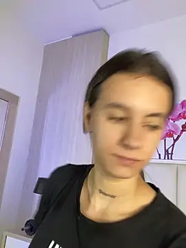 JuliaColemann online show from 22, 7, 2026