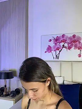 JuliaColemann online show from 11, 7, 2026
