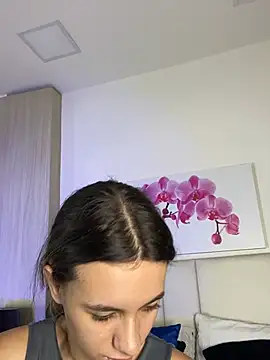 JuliaColemann online show from 18, 7, 2026