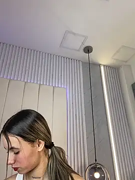 JuliaColemann online show from 10, 3, 2026