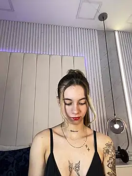 JuliaColemann online show from 5, 2, 2026