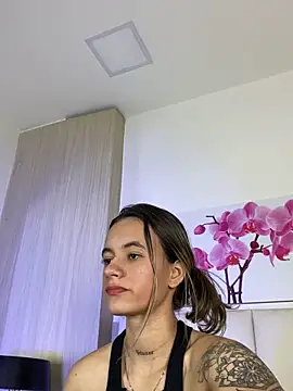 JuliaColemann online show from 3, 6, 2026