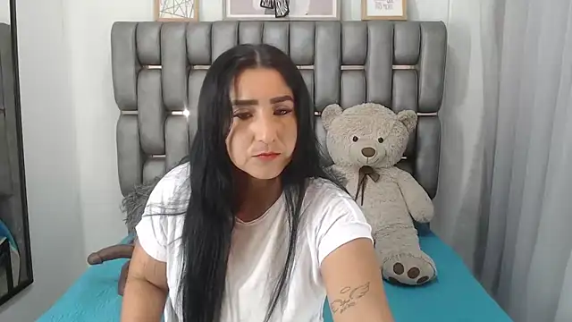 Snapshot of Miia_Rosee_ chatting on 7, 6, 2026 Miia Rosee online show from 7, 6, 2026