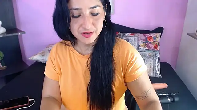 Snapshot of Miia_Rosee_ chatting on 28, 4, 2026 Miia Rosee online show from 28, 4, 2026