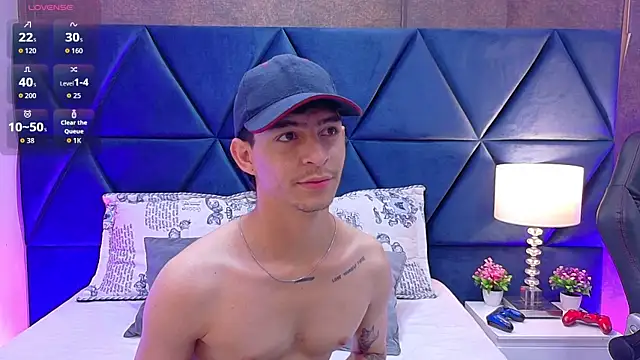 Logan Woods online show from 12, 2, 2026