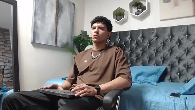 Tobias Vega online show from 31, 3, 2026