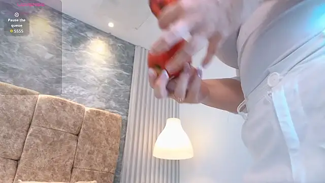 zoe hugeboobs online show from 6, 3, 2026