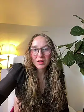 Scarlett NoirMuse online show from 11, 4, 2026