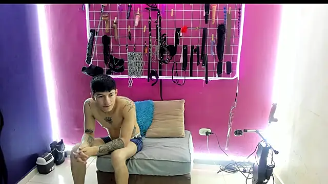 Slave Melany bdsm online show from 18, 4, 2026