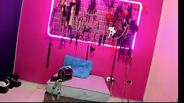 Slave Melany bdsm online show from 18, 3, 2026