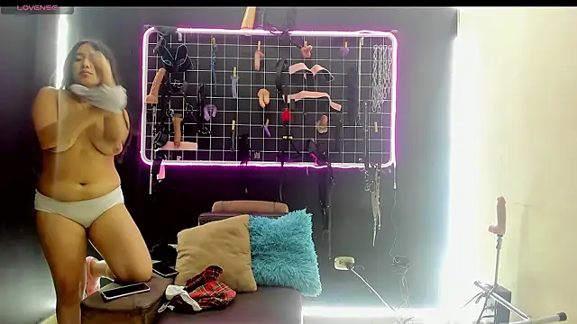 Slave Melany bdsm online show from 4, 6, 2026