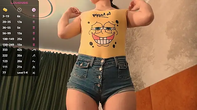 Snapshot of Hiaru_Cutie chatting on 8, 1, 2025 Hiaru Cutie online show from 8, 1, 2025