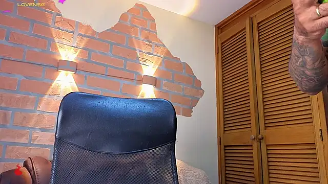 mister eithan online show from 5, 3, 2026