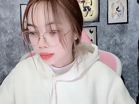 Suki 99 online show from 3, 2, 2026