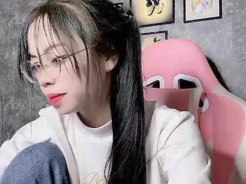 Suki 99 online show from 24, 2, 2026