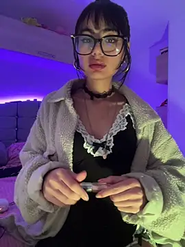  Lucycherry online show from 3, 5, 2026