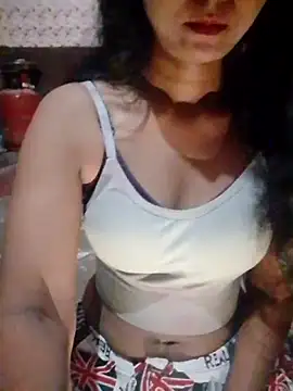 Ayesha Khan1 online show from 8, 4, 2026