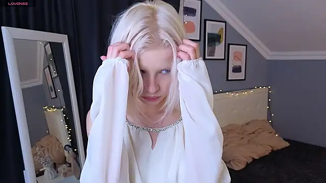 Naomi Demio online show from 25, 3, 2026