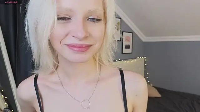 Naomi Demio online show from 29, 3, 2026