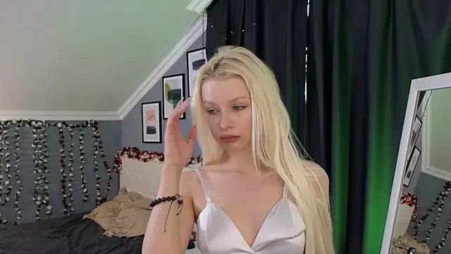 Naomi Demio online show from 11, 6, 2026