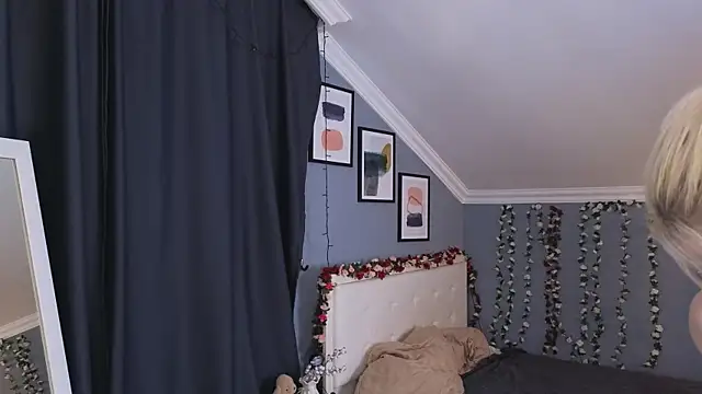 Naomi Demio online show from 26, 4, 2026