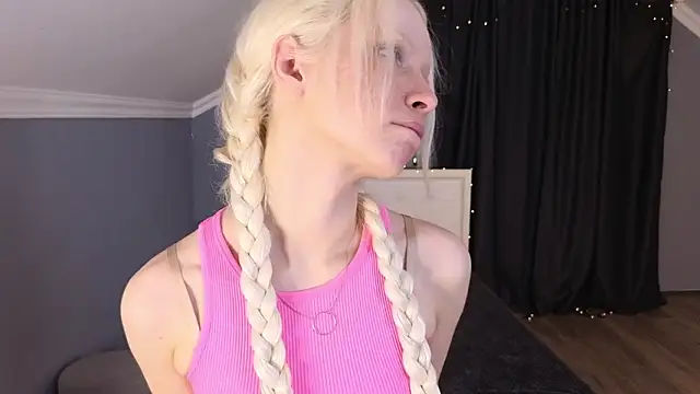 Naomi Demio online show from 25, 2, 2026