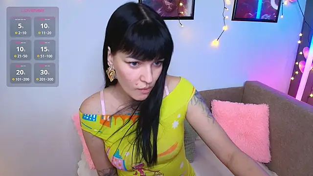 Agata  Moore online show from 10, 3, 2026